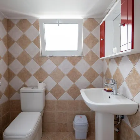 Hoteleks & 3* Saranda