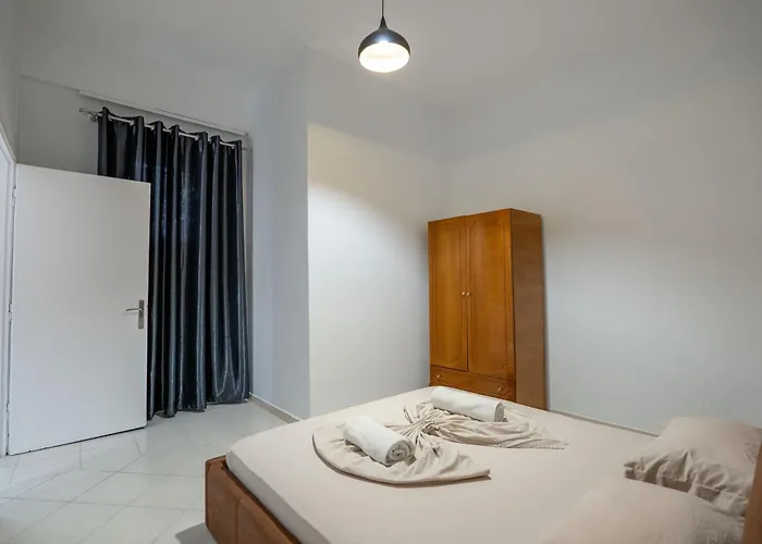 酒店 Hoteleks & 3*